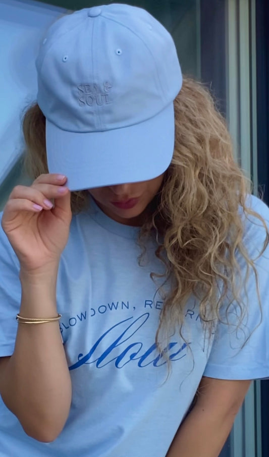 Sea & Soul light cap in blue — embroidered calming design